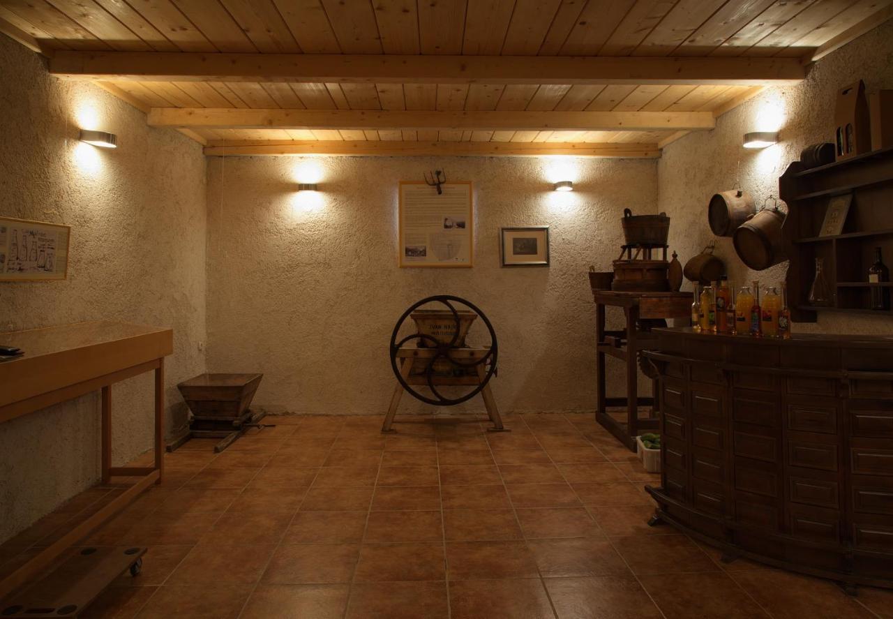 Gostel Koprivnik Pri Kocevju, Kocevski Rog Extérieur photo